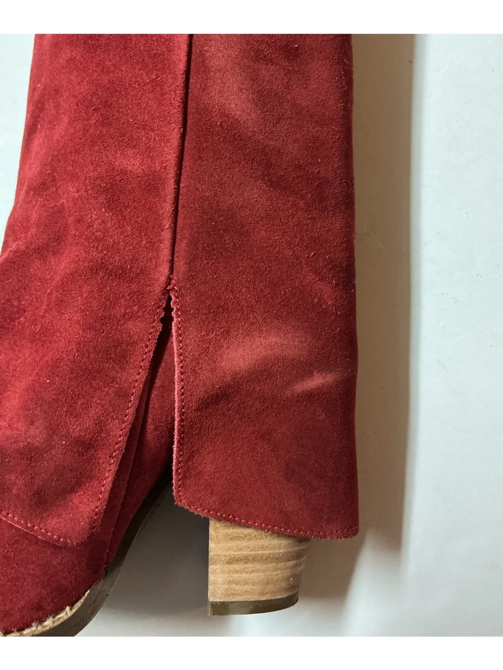 Dingo Buckle Bunny Women's Suede Boots/ color: red/ size: 6.5 M